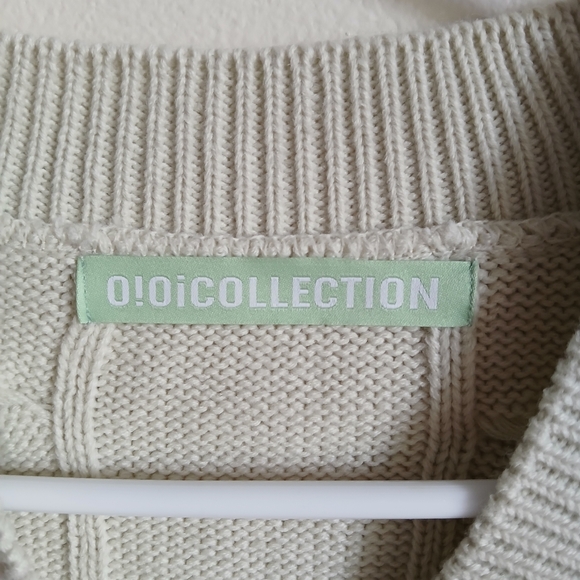 O!Oi Collection ivory sweater with big button closure pockets - Picture 9 of 12